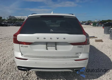 2020 Volvo Xc60 T5 R-Design z USA, uszkodzony, nr VIN YV4102DM3L1585438